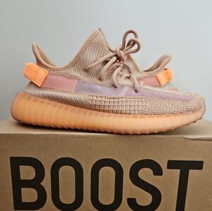 Yeezy 350 V2 Clay Size 7 Mens / 8 Womens